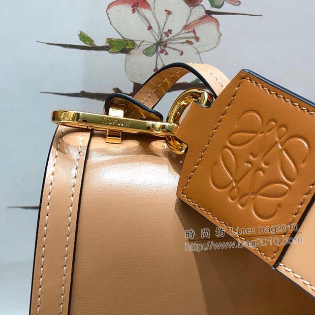 LOEWE包包 羅意威大號Barcelona三角包 10157  tcl1356
